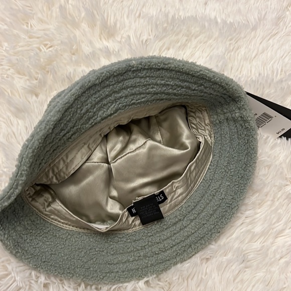 STEVE MADDEN Sherpa Bucket Hat mint - Picture 4 of 7